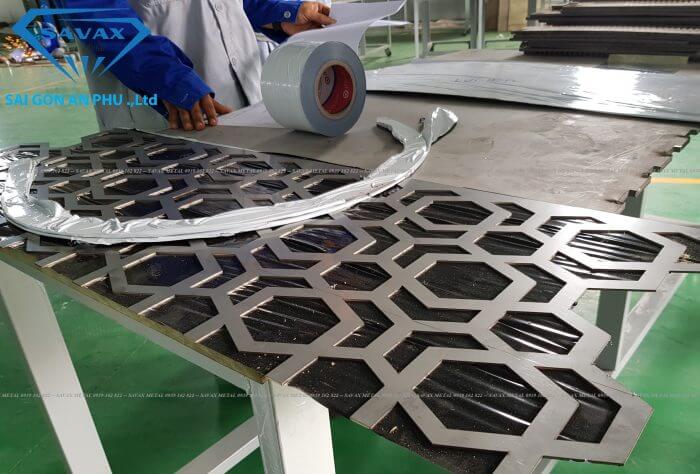 Đơn vị gia vông vách ngăn CNC cầu thang Inox Vạn Xuân Đơn vị gia vông vách ngăn CNC cầu thang Inox Vạn Xuân